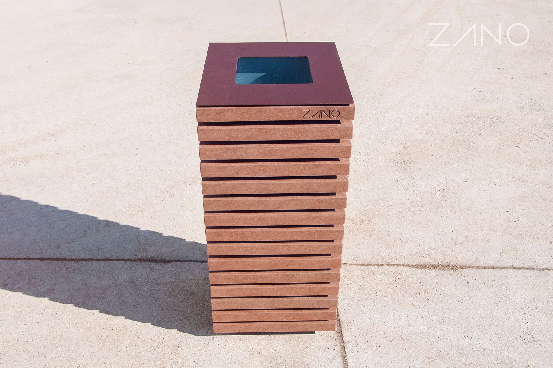 Flash - metal litter bin with plastic boards Flash - metal litter bin with plastic boards