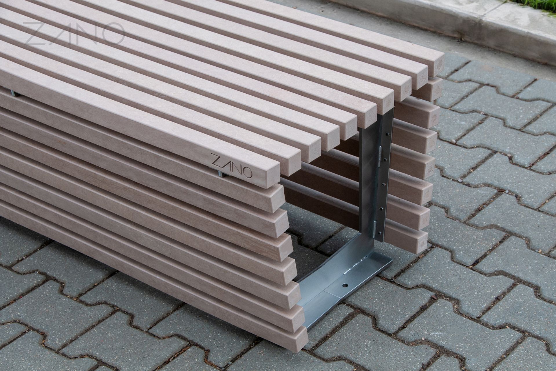 Wood-effect composite board, teak colour
