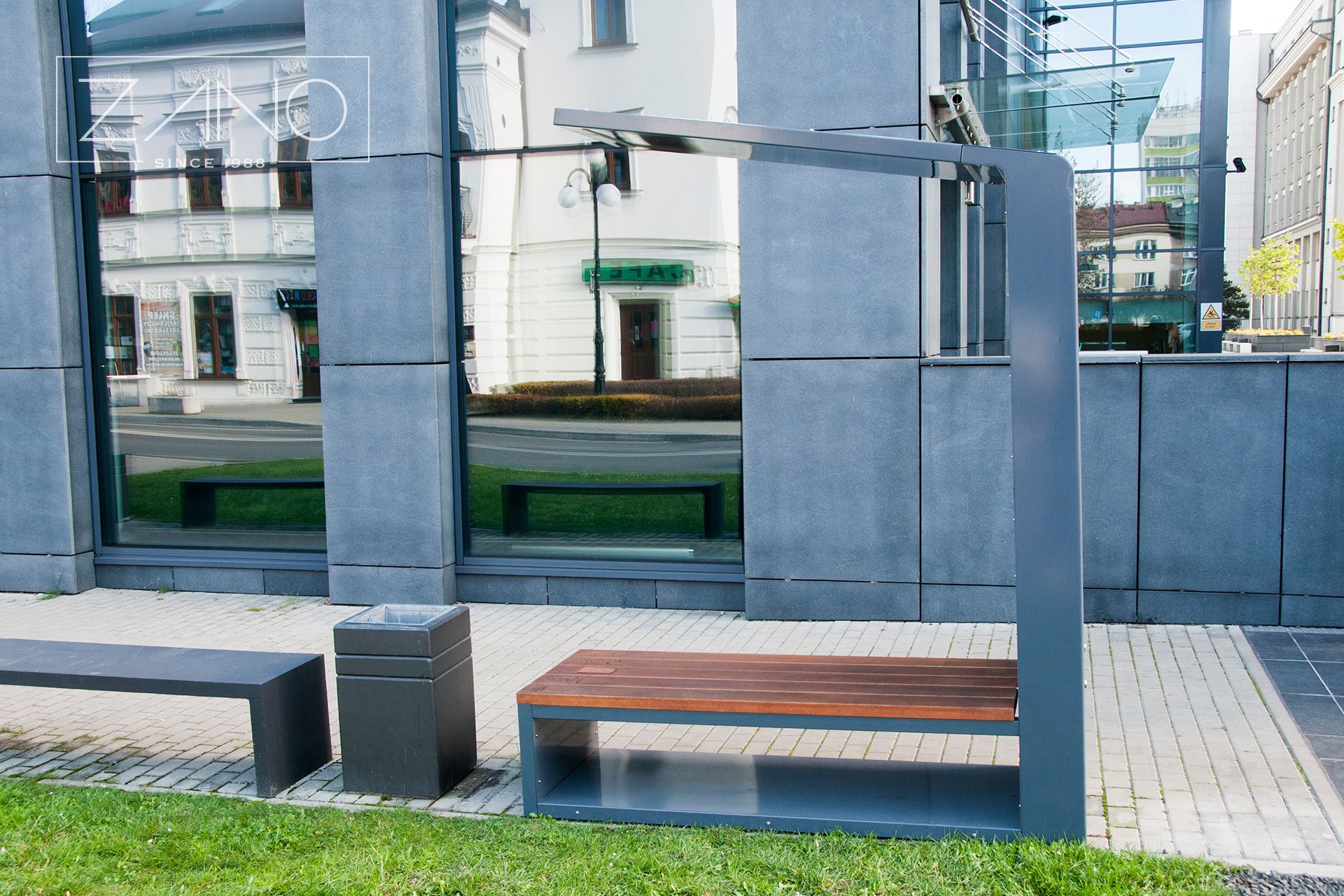 Solar bench Nova Energia made by ZANO Street Furniture