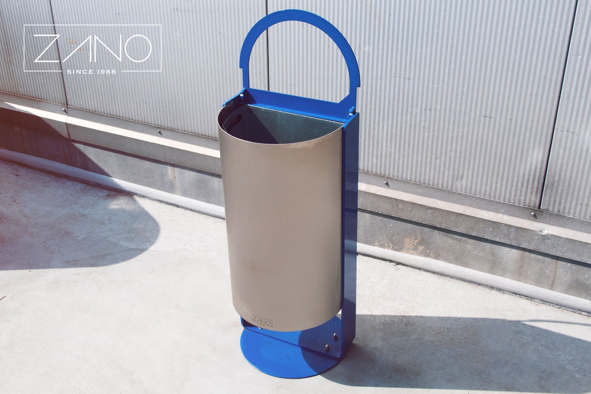 Litterbin with removable insert