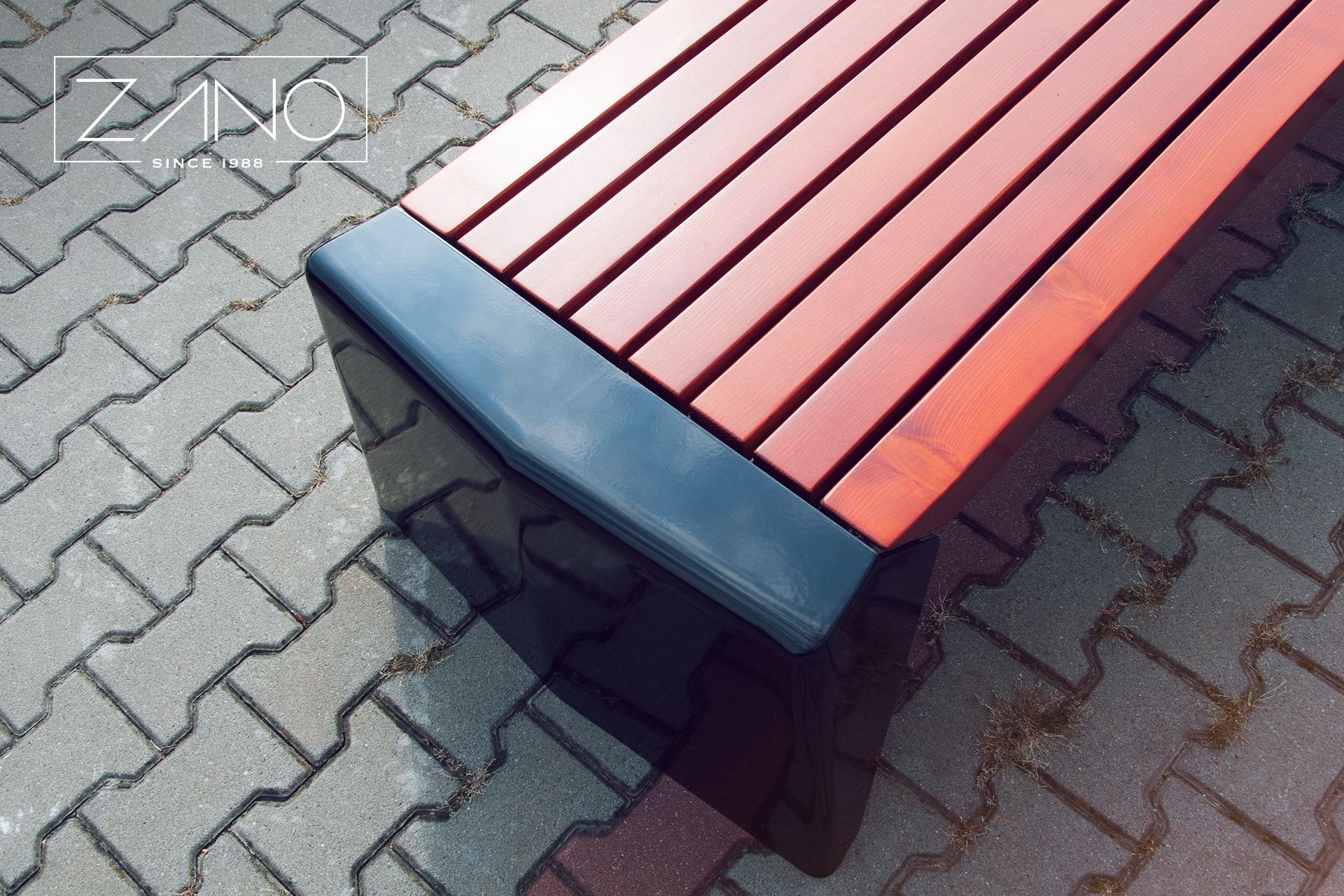 Steel bench with wooden seat - modern design