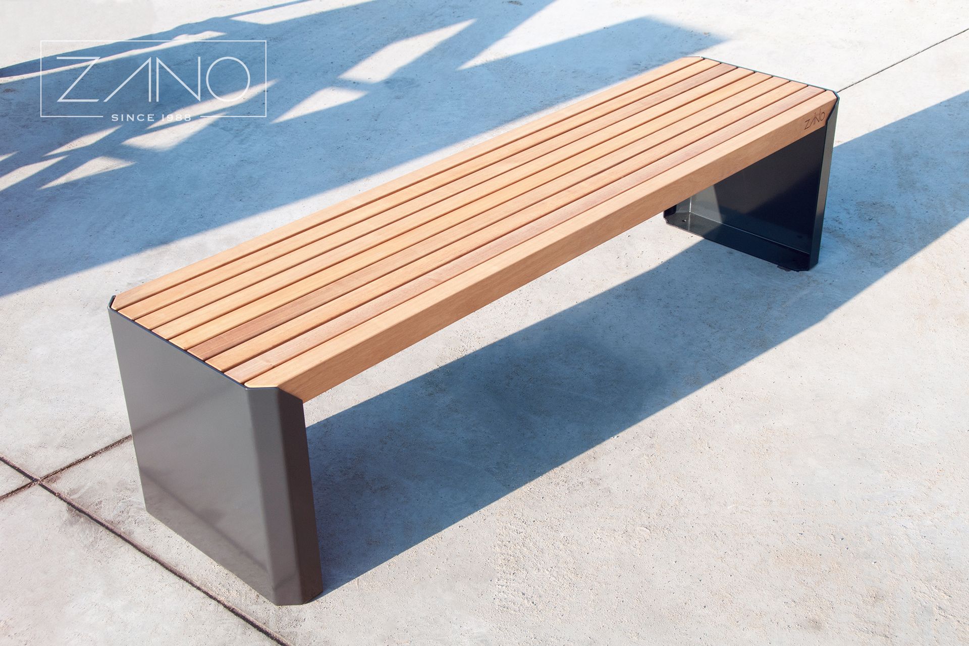 Stilo Bench 02.448 | Tauari hardwood | RAL 7021