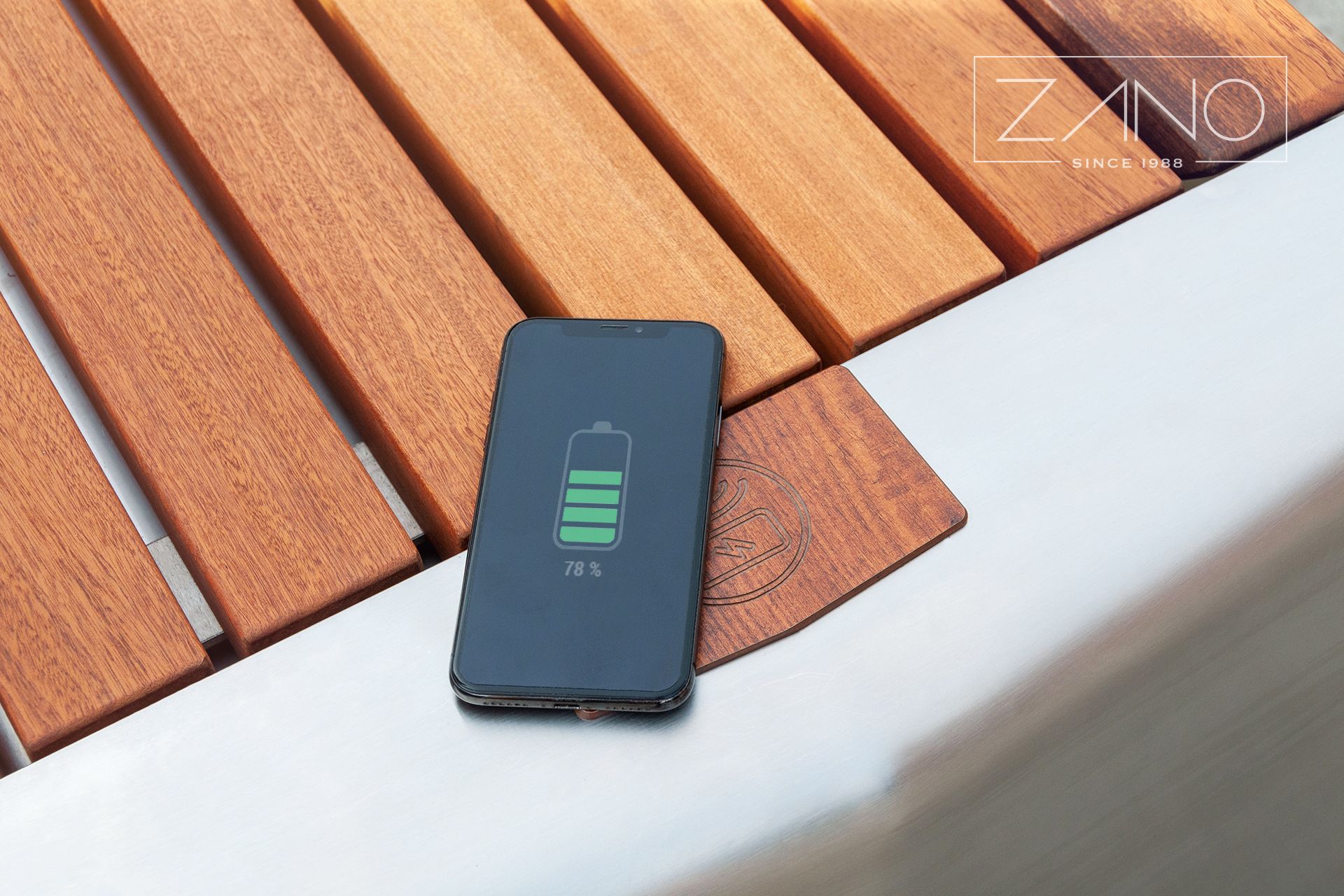 Wireless charging of the phone in the bench
