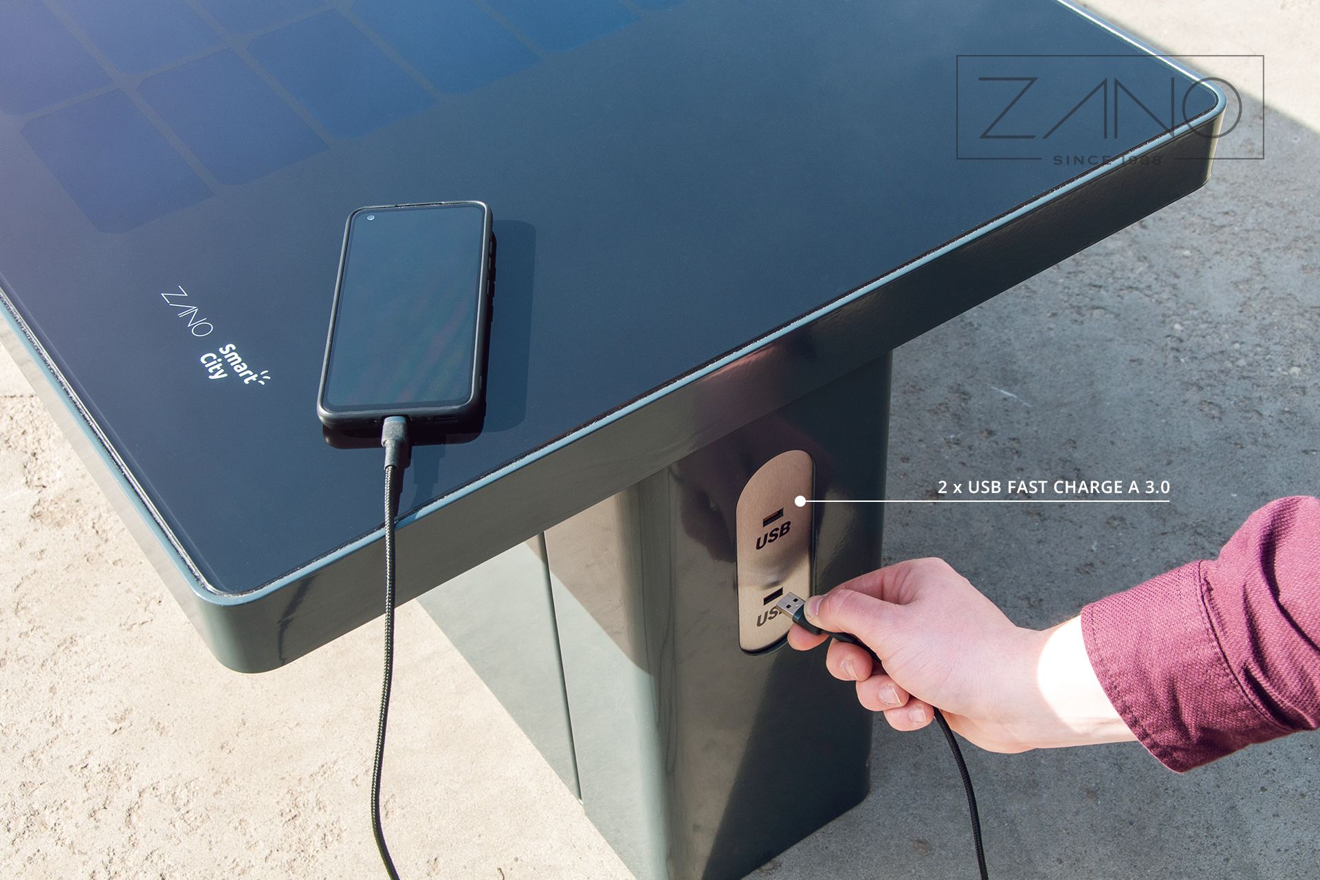 USB charger | Scandik urban solar bench